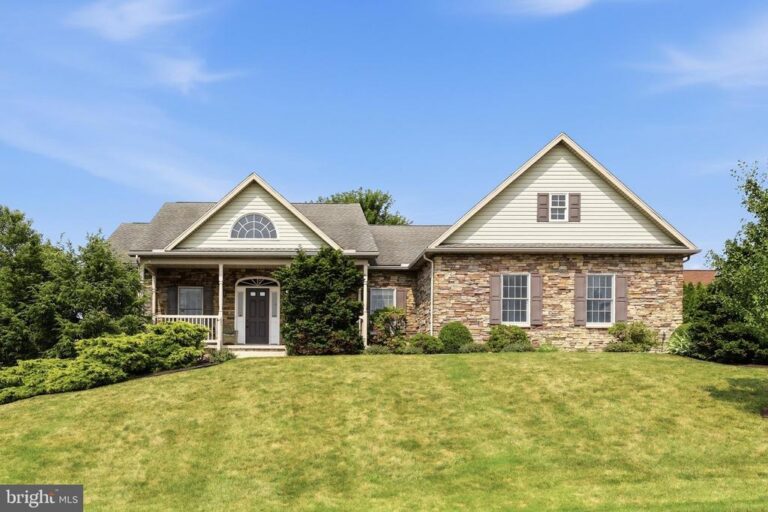 Just Listed! 7132 Lone Ridge Court, Fayetteville, PA
